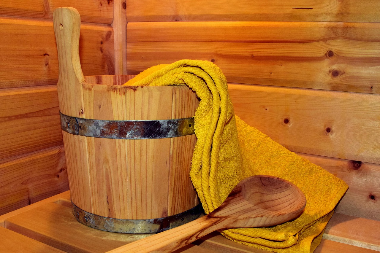 Ontspannende infrarood sauna sessie in lente. Ontspannende infrarood sauna sessie in lente.